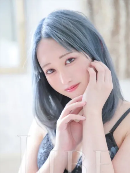 氷織 蘭世 - 写真1枚目