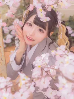  みや(18歳)(T:147cm,T:147cm,B:87cm(Fカップ),W:54cm,H:84cm) - 写真