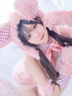  なつめ(21歳)(T:162cm,T:162cm,B:87cm(Fカップ),W:56cm,H:86cm) - 写真