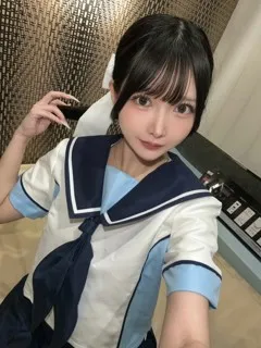  しおん(20歳)(T:158cm,T:158cm,B:85cm(Eカップ),W:55cm,H:84cm) - 写真