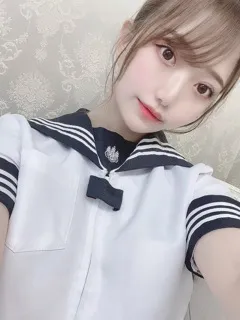  えま(20歳)E+アイドルスクール(デリヘル) - 写真