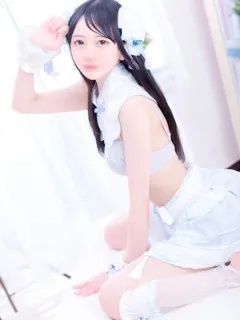 淡路町風俗- あお(20歳)(T:154cm,T:154cm,B:83cm(Cカップ),W:54cm,H:83cm) - 写真