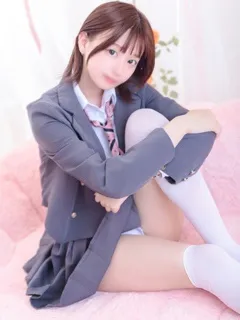  るる(20歳)(T:161cm,T:161cm,B:83cm(Cカップ),W:54cm,H:83cm) - 写真