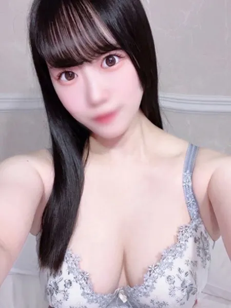 秋山　りかこ - 写真1枚目
