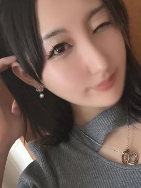 天乃　くるみ - 写真2枚目