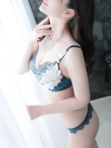 東雲モモナ - 写真4枚目