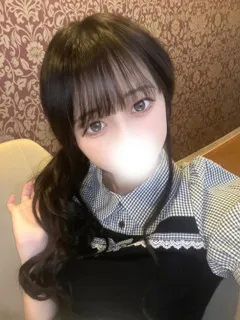  えむ(18歳)プリンセス谷九(ホテヘル) - 写真