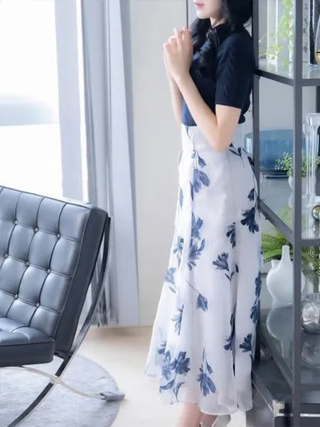 瀬戸あやか - 写真1枚目