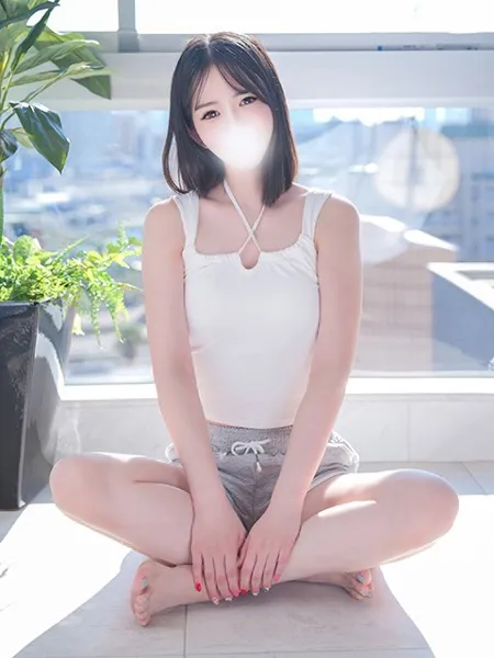 夏目ひかる - 写真3枚目